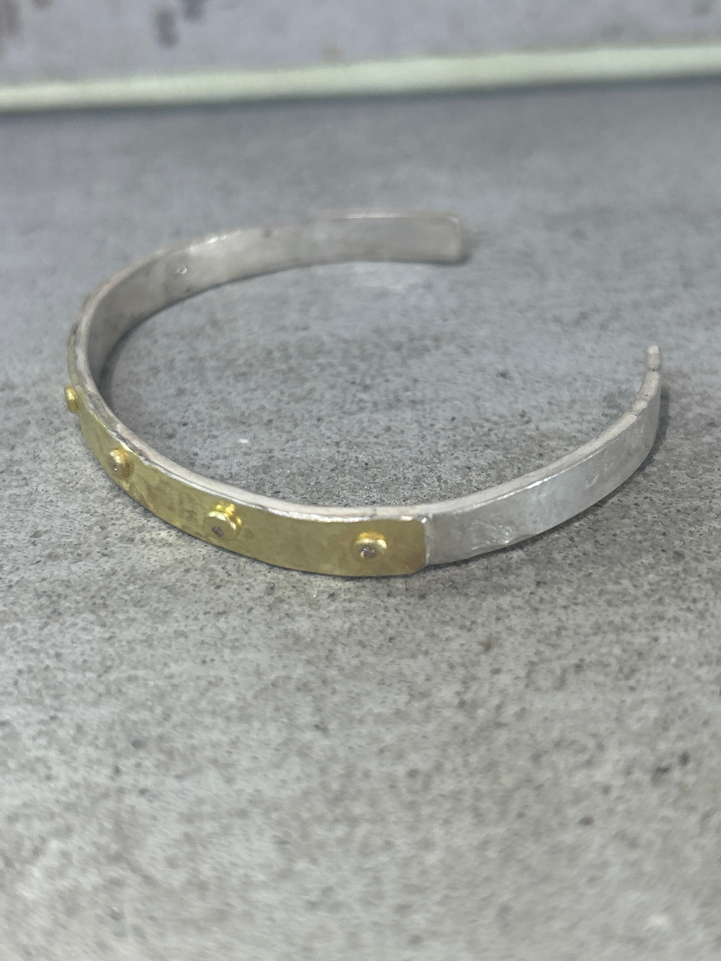 Golden Knot & Halo Bracelet