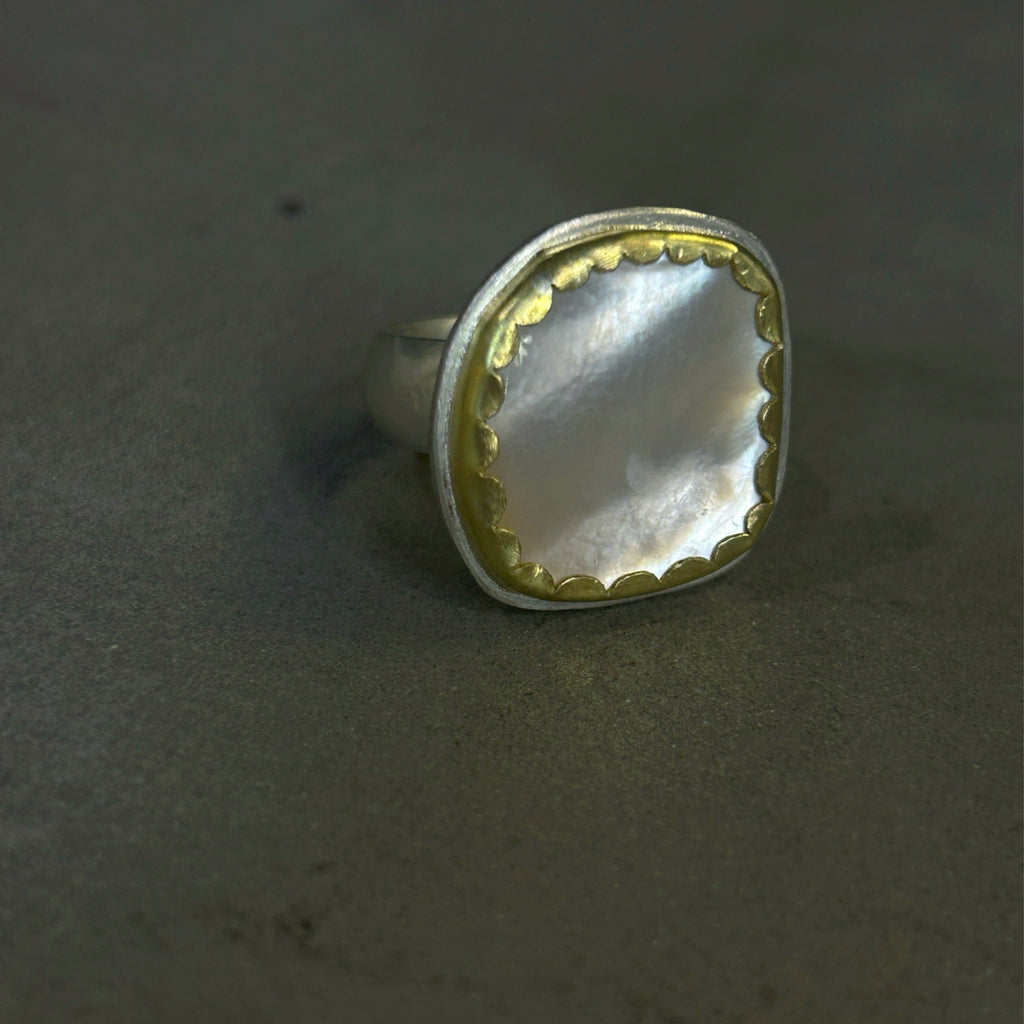 Scalloped Mother of Pearl Ring