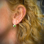 Silver pebble with green garnet earring