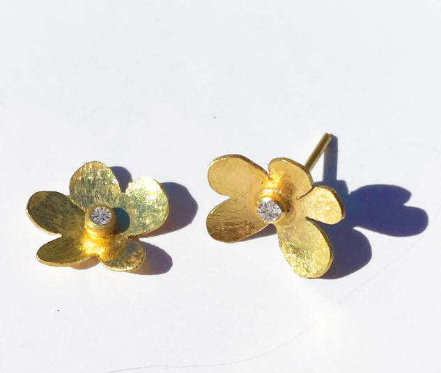 18k flower studs