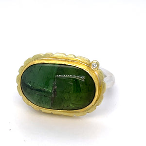 Green tourmaline and diamond frilly ring