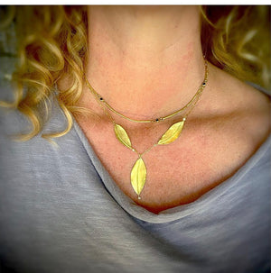 3 Leaves Necklace
