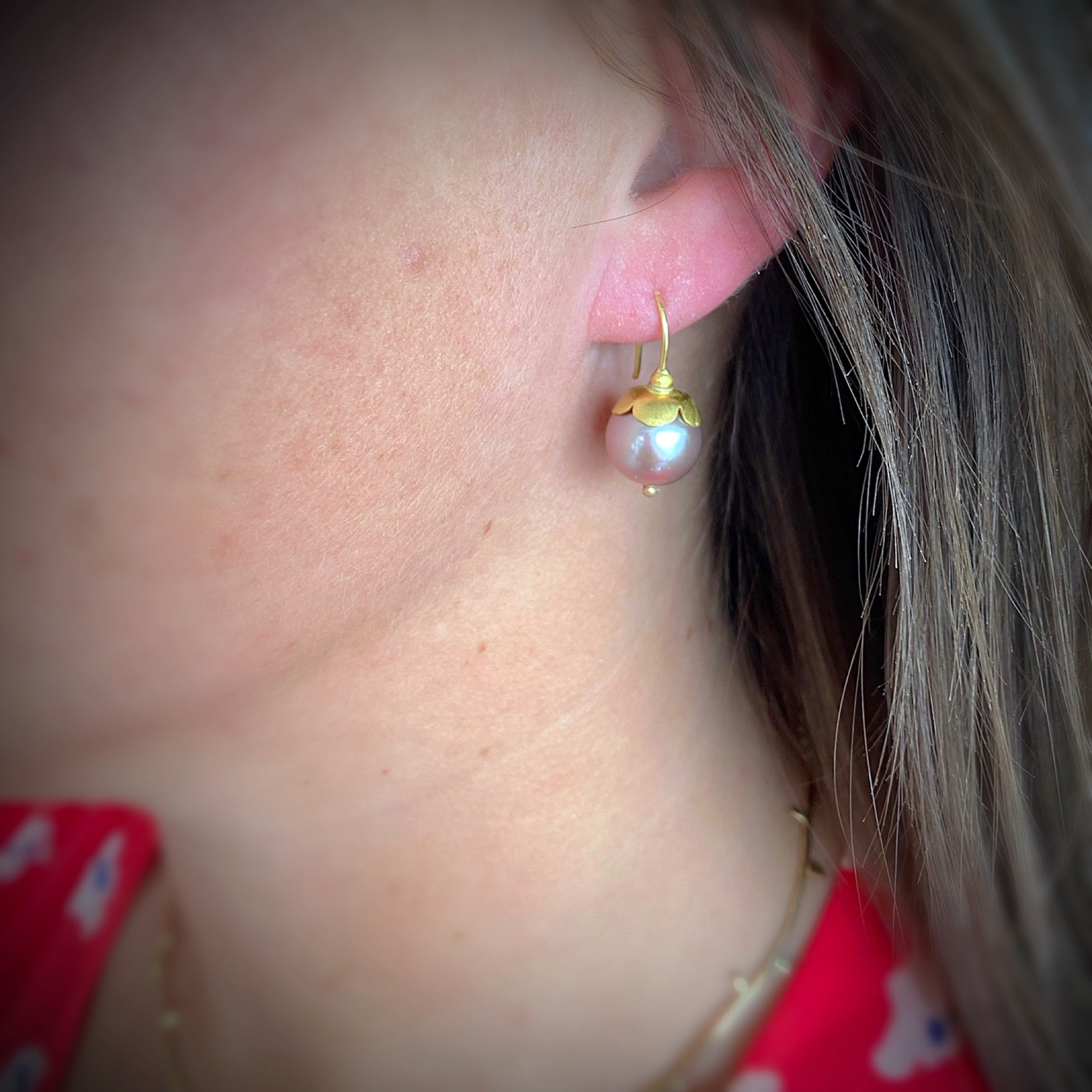Pearl daisy earrings