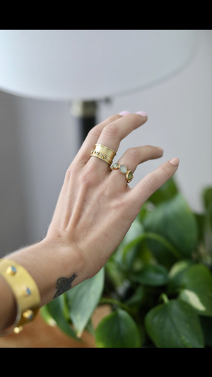18k cigar band with diamond halo