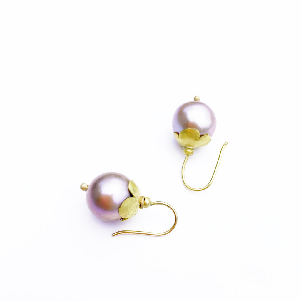 Pearl daisy earrings